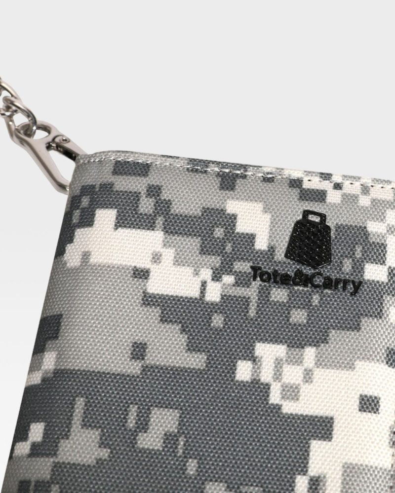 biker chain wallet in grey digital camouflage wallet men 5