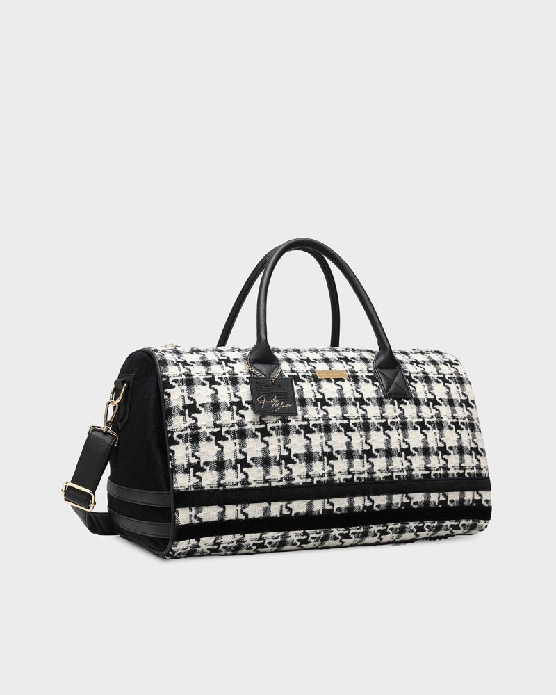 houndstooth duffle bag in black white duffle bag totecarry 2