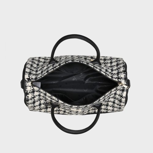 houndstooth duffle bag in black white duffle bag totecarry 6